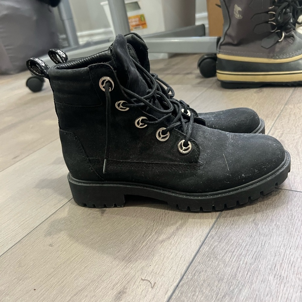 Wishbone Boots